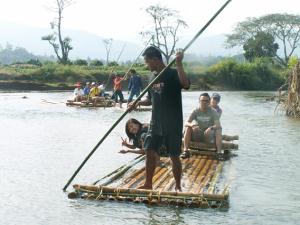 Bamboo rafting on the Mae Taeng River in