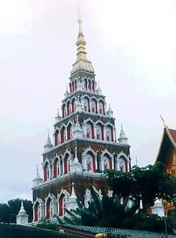 Chedi at Wat Santi Tum, Chiang Mai, Thailand
